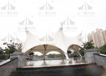 下雨天膜結(jié)構(gòu)如何防止積水？