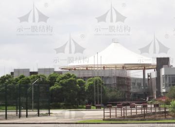 在冬季低溫時(shí)膜結(jié)構(gòu)適合施工嗎？